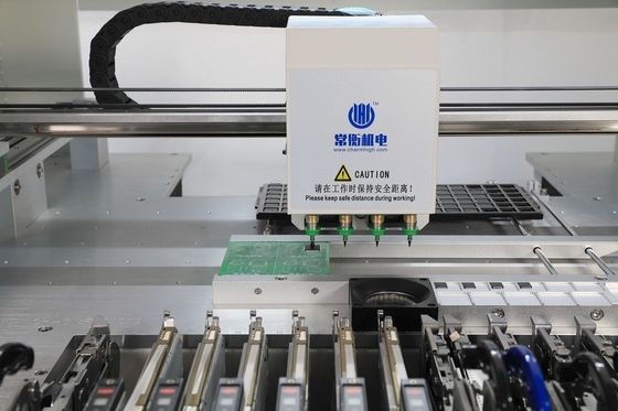 خط SMT صغير 60 مزود 4 رؤوس CHMT560P4 آلة P & P SMT / فرن Reflow T961 / طابعة عصى اللحام 3040