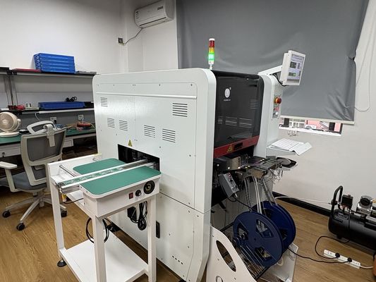 الجهاز الصناعي المدمج SMD الاختيار والمكان TC06 صانع الشريحة لخط تجميع PCB