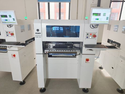 دقة عالية 4 رؤوس SMT اختار ووضع آلة CHM-551 تغيير الفوهة التلقائية CPK≥1.0