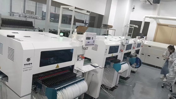 آلة CHM-551 الأوتوماتيكية بالكامل ذات 4 رؤوس لتجميع ووضع المكونات السطحية (SMT) بحجم 0201، تغيير تلقائي للفوهات
