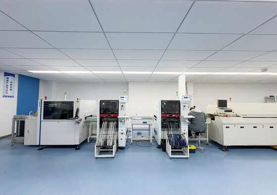 أفضل بائع 6 رؤوس TC06 اختيار ووضع آلة إطار حديد صب SMT شريحة مصعد