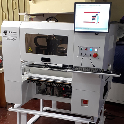 CHM-550 عالية الدقة 4 رؤوس SMT PCB مكون تركيب آلة مع الجدول